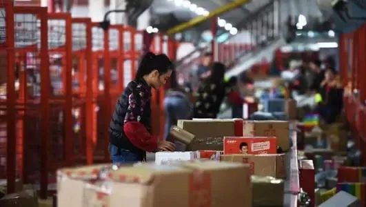 物流企业快递停运_货车司机核酸检测困难_疫情期间物流业停摆